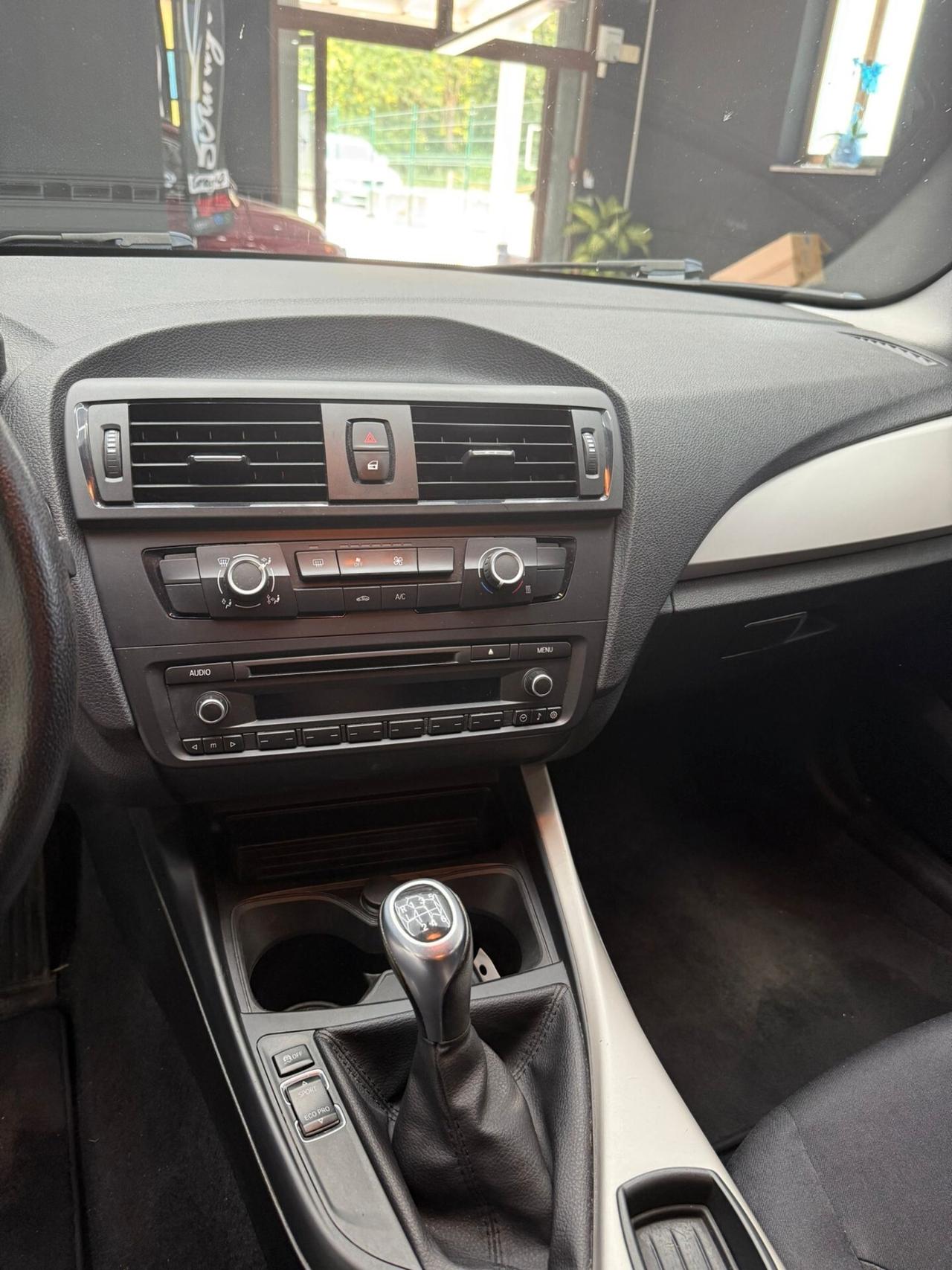 Bmw 114 114d 5p. Unique