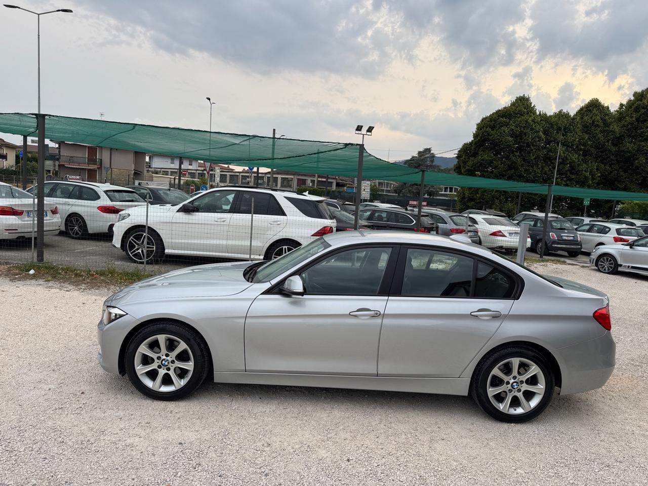 Bmw 320i Berlina 184cv Manuale Auto Pari al Nuovo