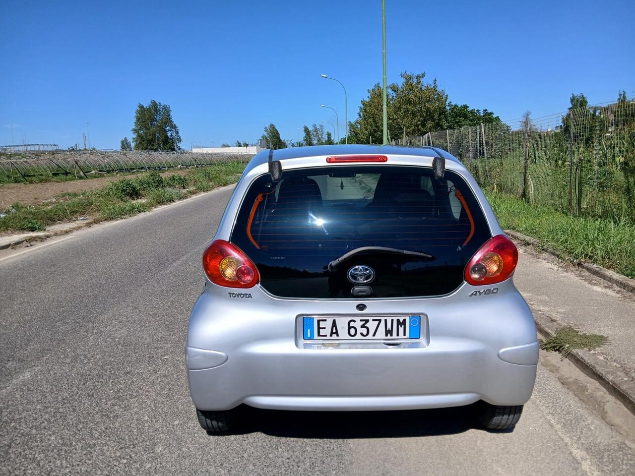 Toyota Aygo 1.0 12V VVT-i 3 porte Sol anno 2008