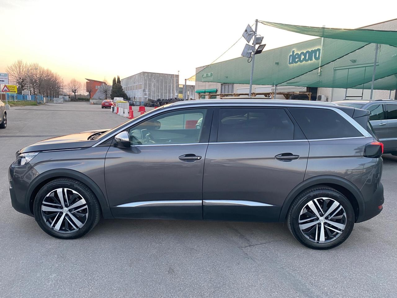 Peugeot 5008 GT PACK 2.0 180 Cv 7POSTI TETTO APRIBILE Full