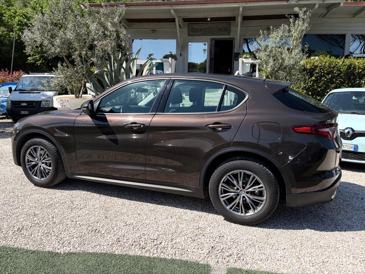 Alfa Romeo Stelvio 2.2 Turbodiesel 160 CV AT8 RWD Business