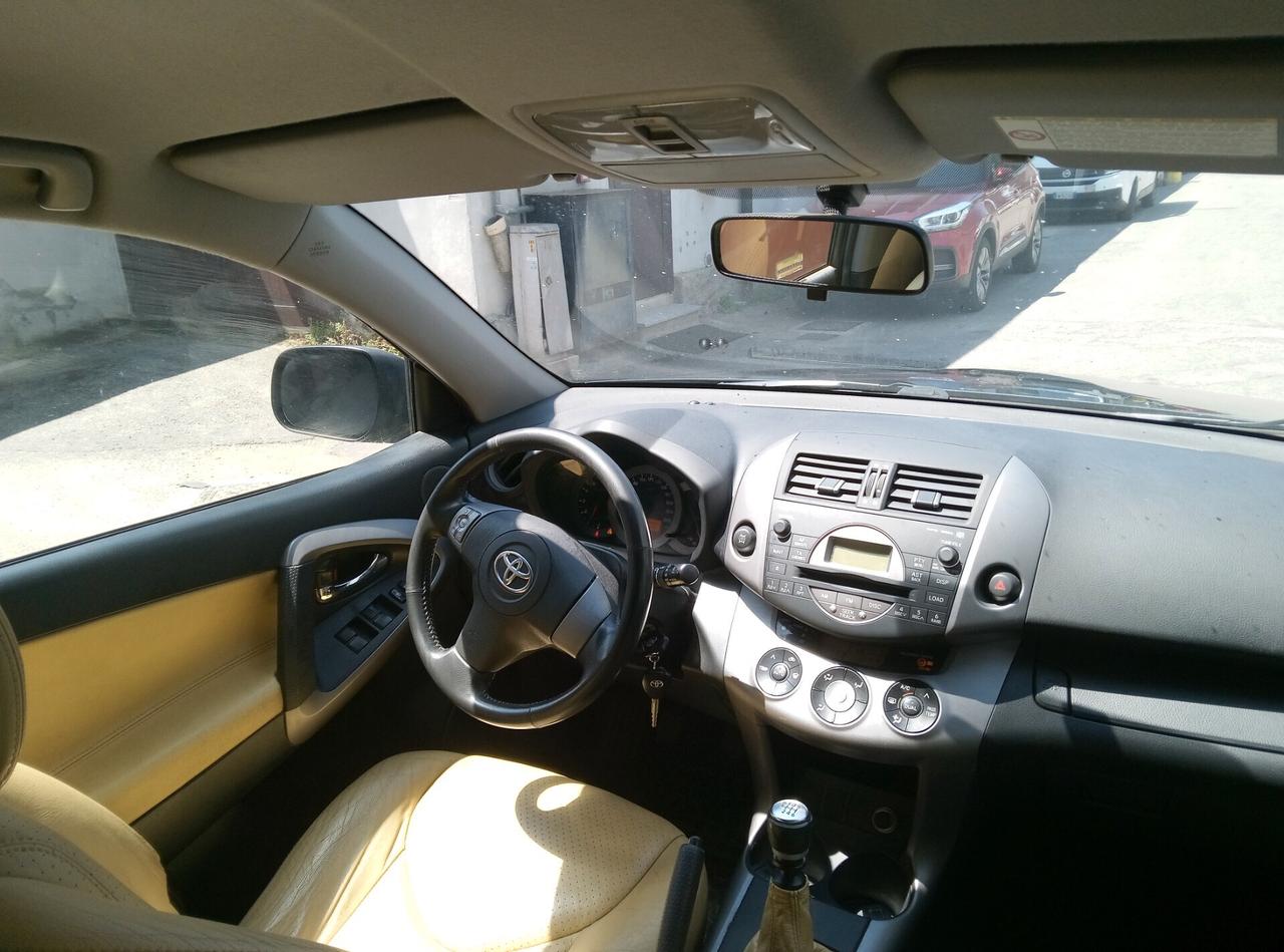 Toyota RAV 4 RAV4 2.2 D-4D 136 CV Luxury