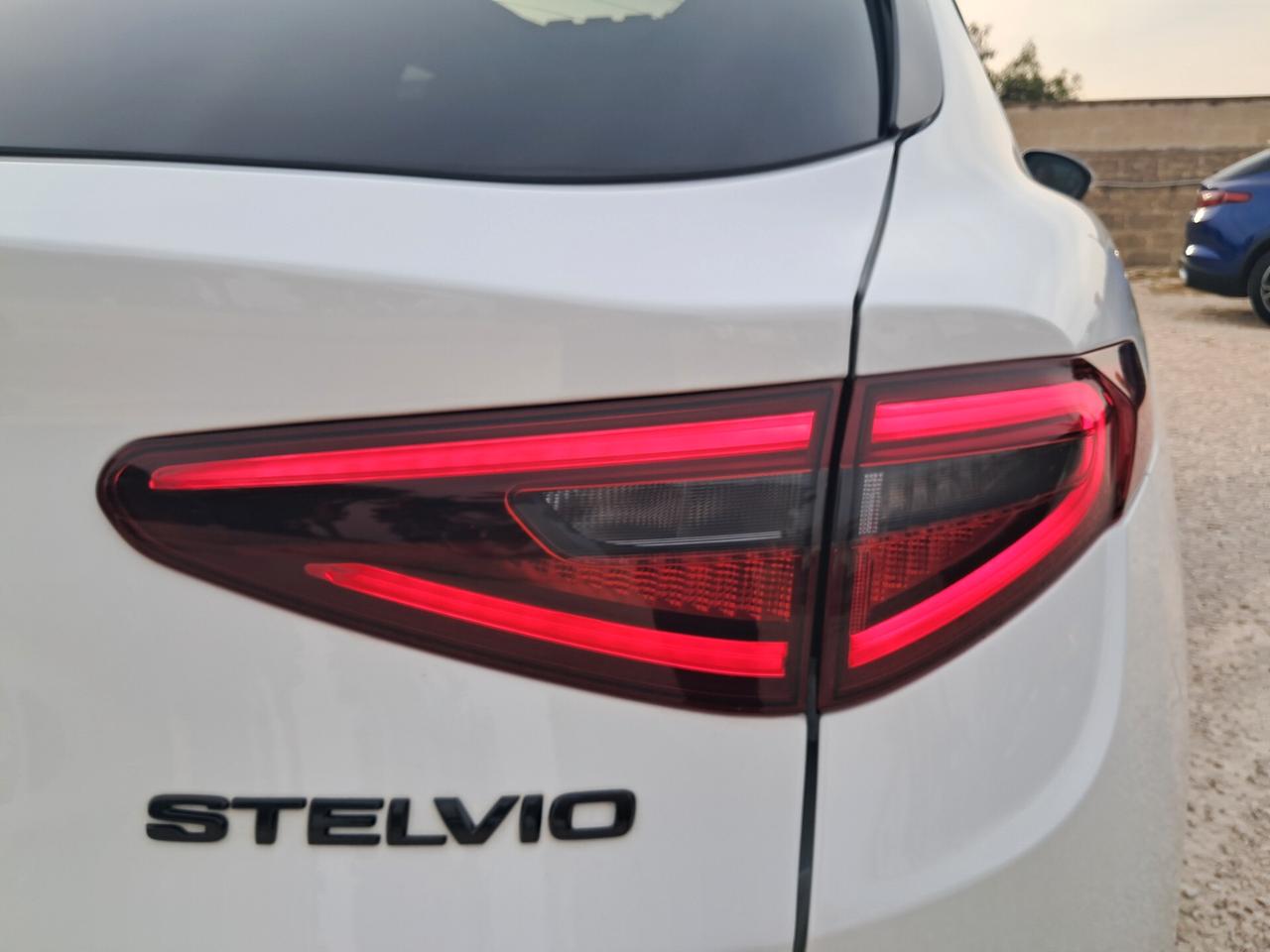 A. R. Stelvio VELOCE-210CV *Q4*TETTO*PELLE*CERCHI20