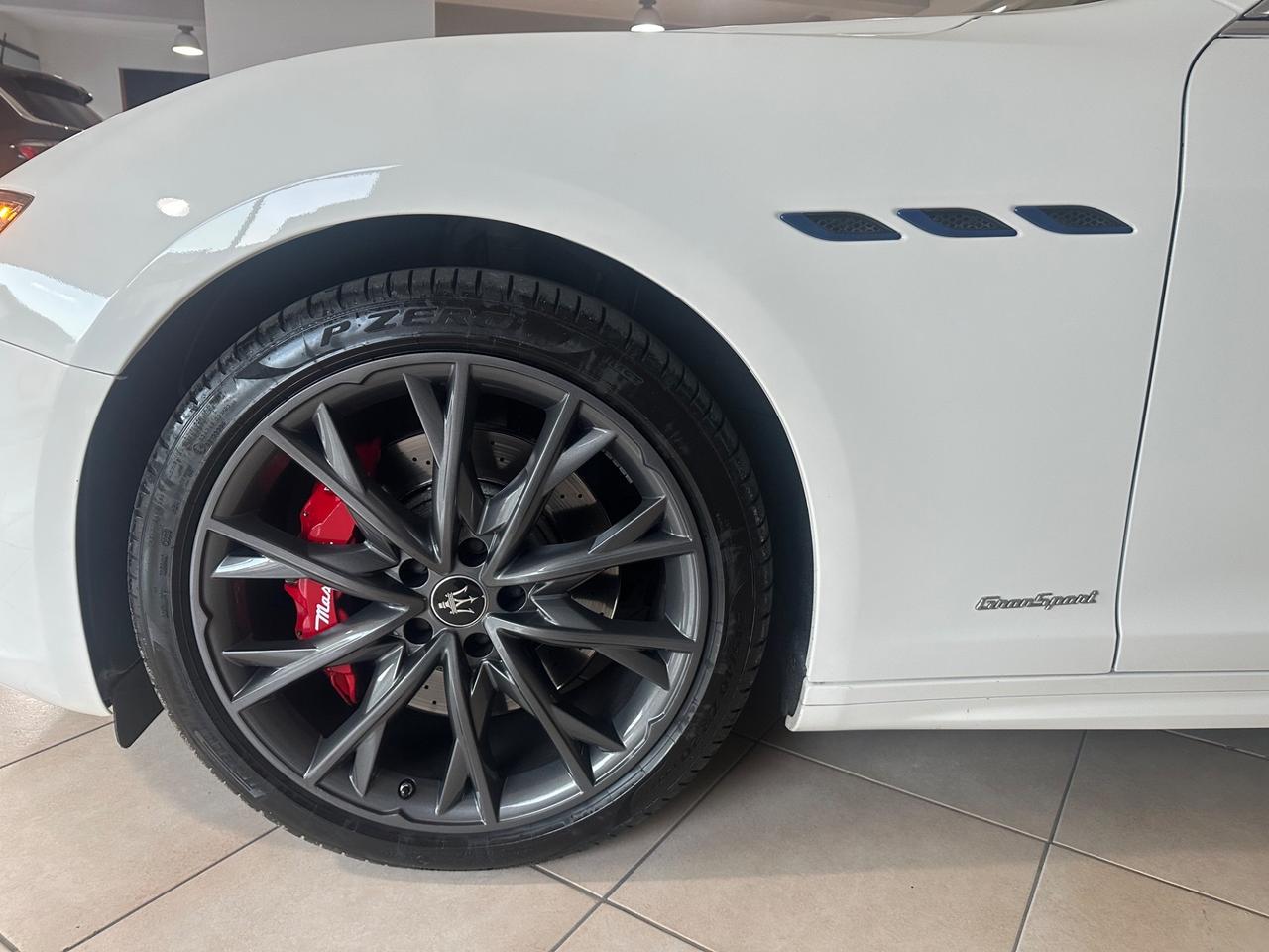 Maserati Ghibli L4 330 CV MHEV Gransport