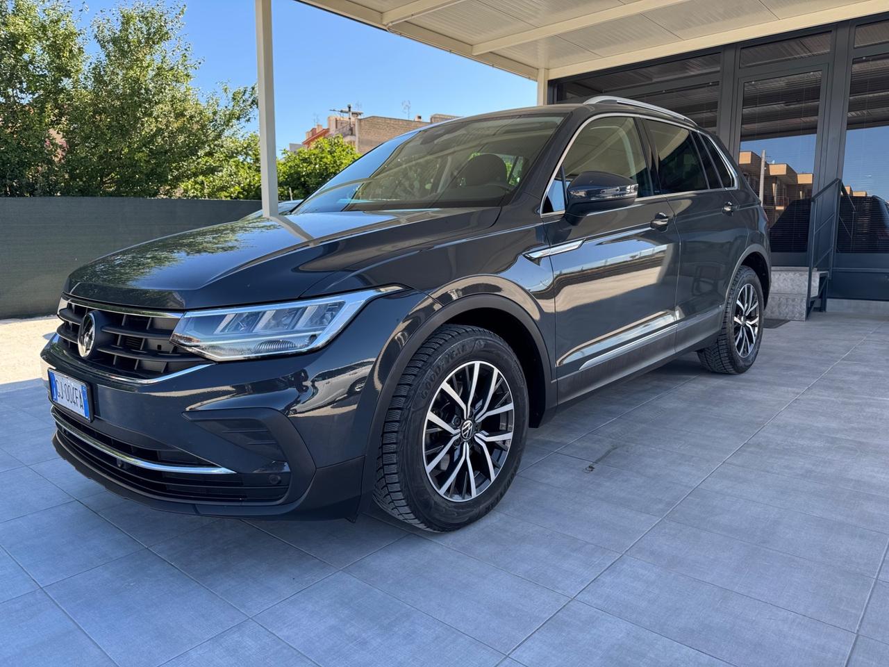Volkswagen Tiguan 2.0 TDI 150 CV SCR DSG Elegance