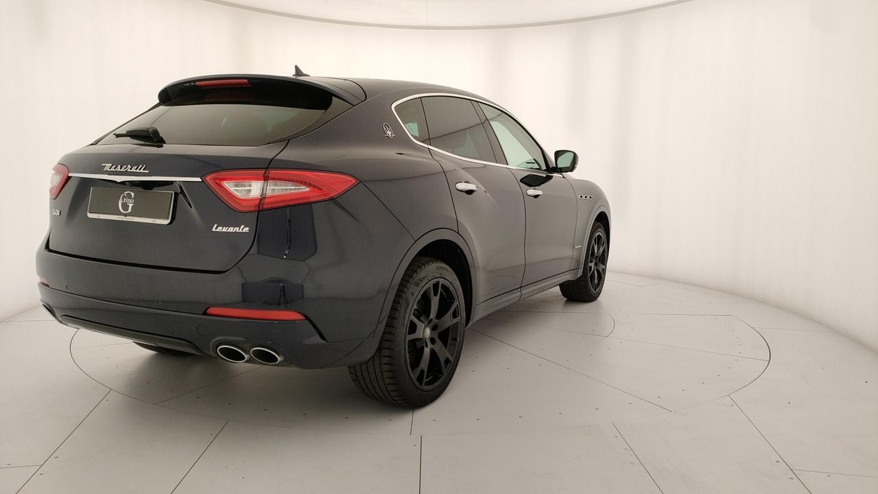 MASERATI Levante - Levante 3.0 V6 Granlusso 430cv auto