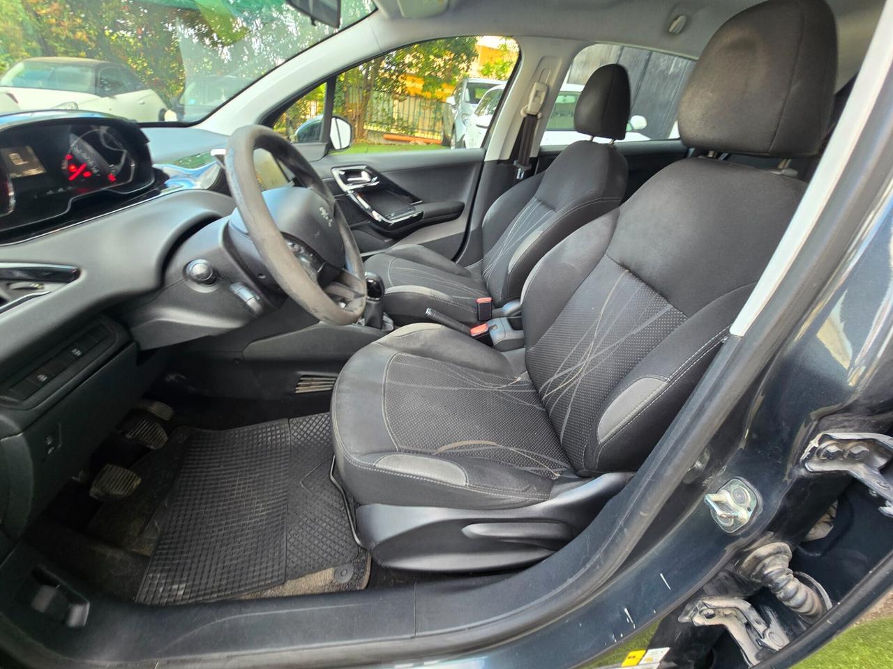 Peugeot 208 1.4 HDi 68 CV NEOP OK-2015