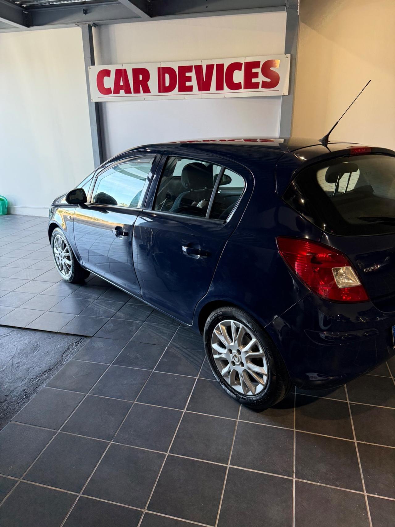 Opel Corsa 1.2 5 porte Cosmo