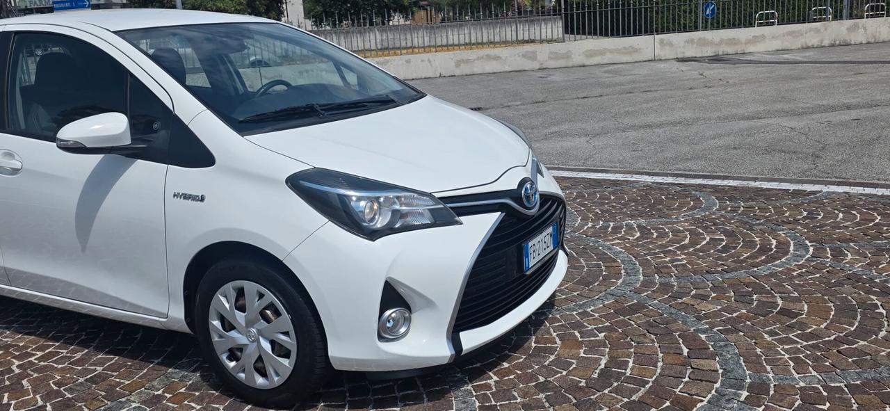 Toyota Yaris HYBRID 5P ACTIVE