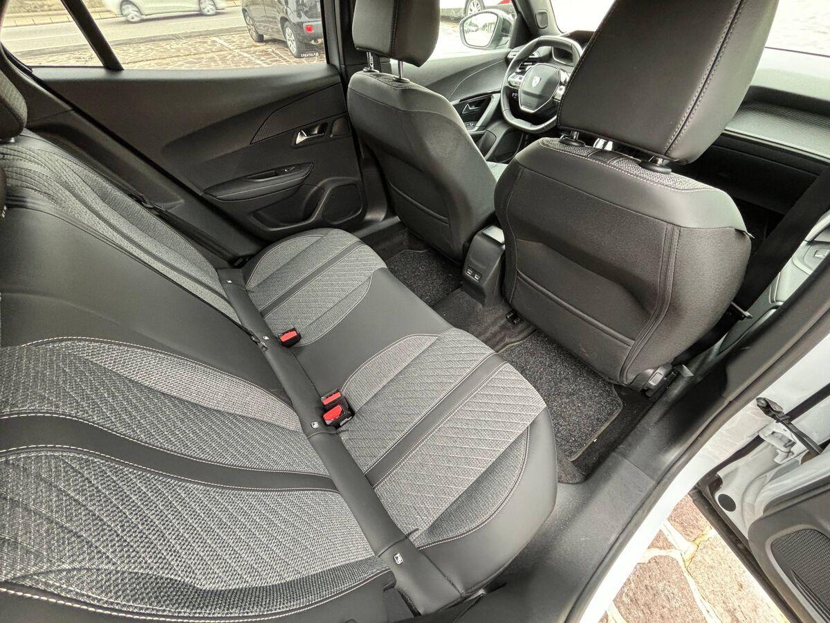 Peugeot 2008 1.2 puretech Allure s&s 130cv eat8
