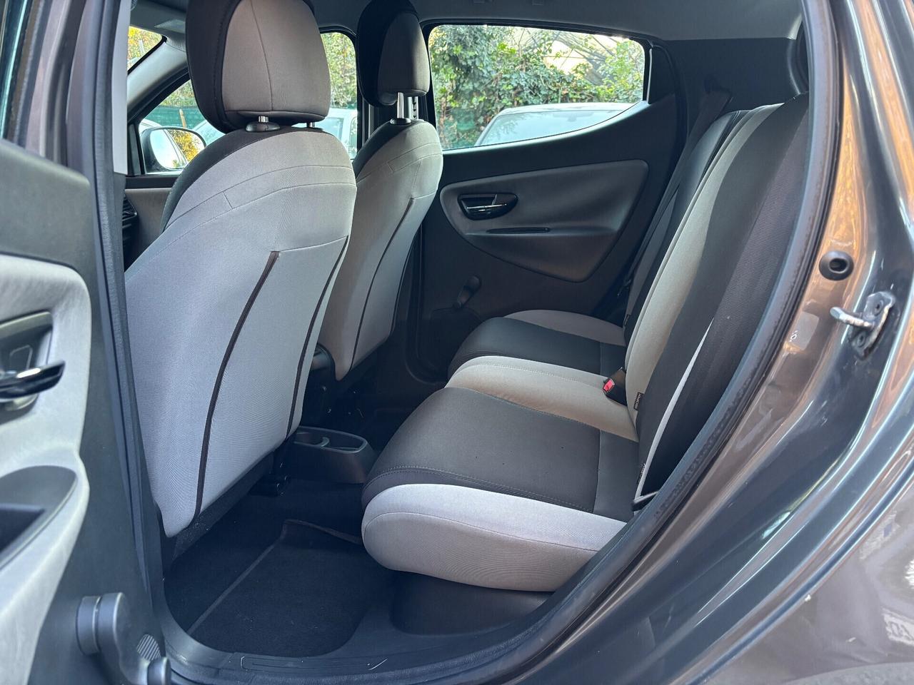 Lancia Ypsilon 1.3 MJT 5 porte OK Neopatentati