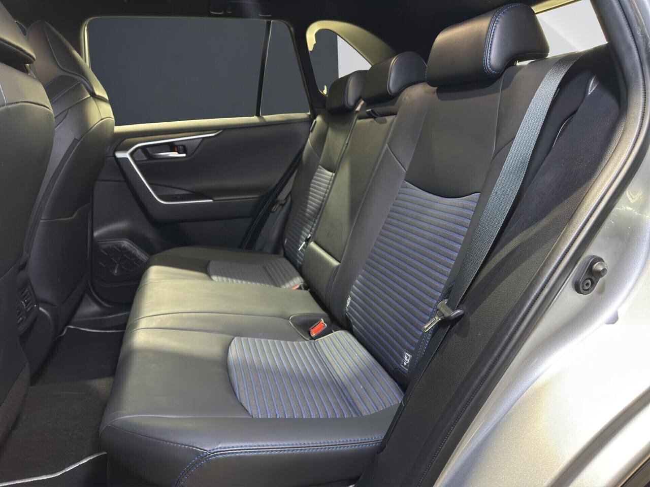 Toyota RAV 4 2.5 VVT-ie LOUNGE 2WD-i E-CVT 222CV HYBRID