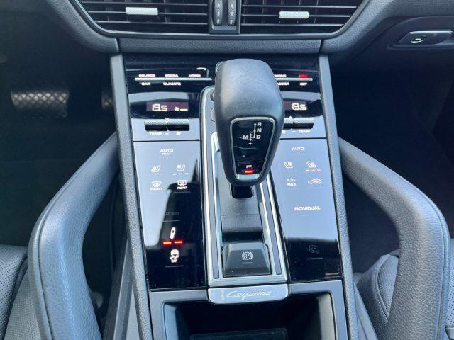 PORSCHE Cayenne Coupé 3.0 V6 E-Hybrid Platinum Edition
