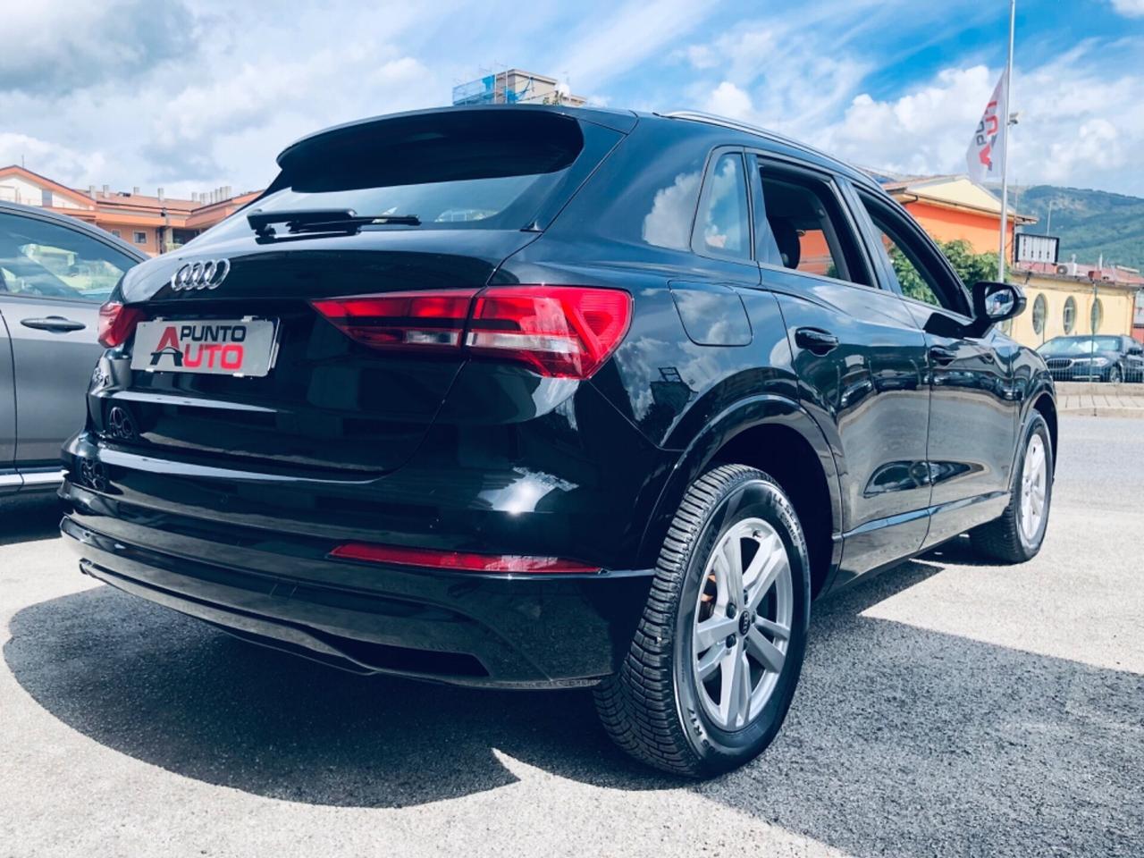 Audi Q3 35 TDI S tronic Business