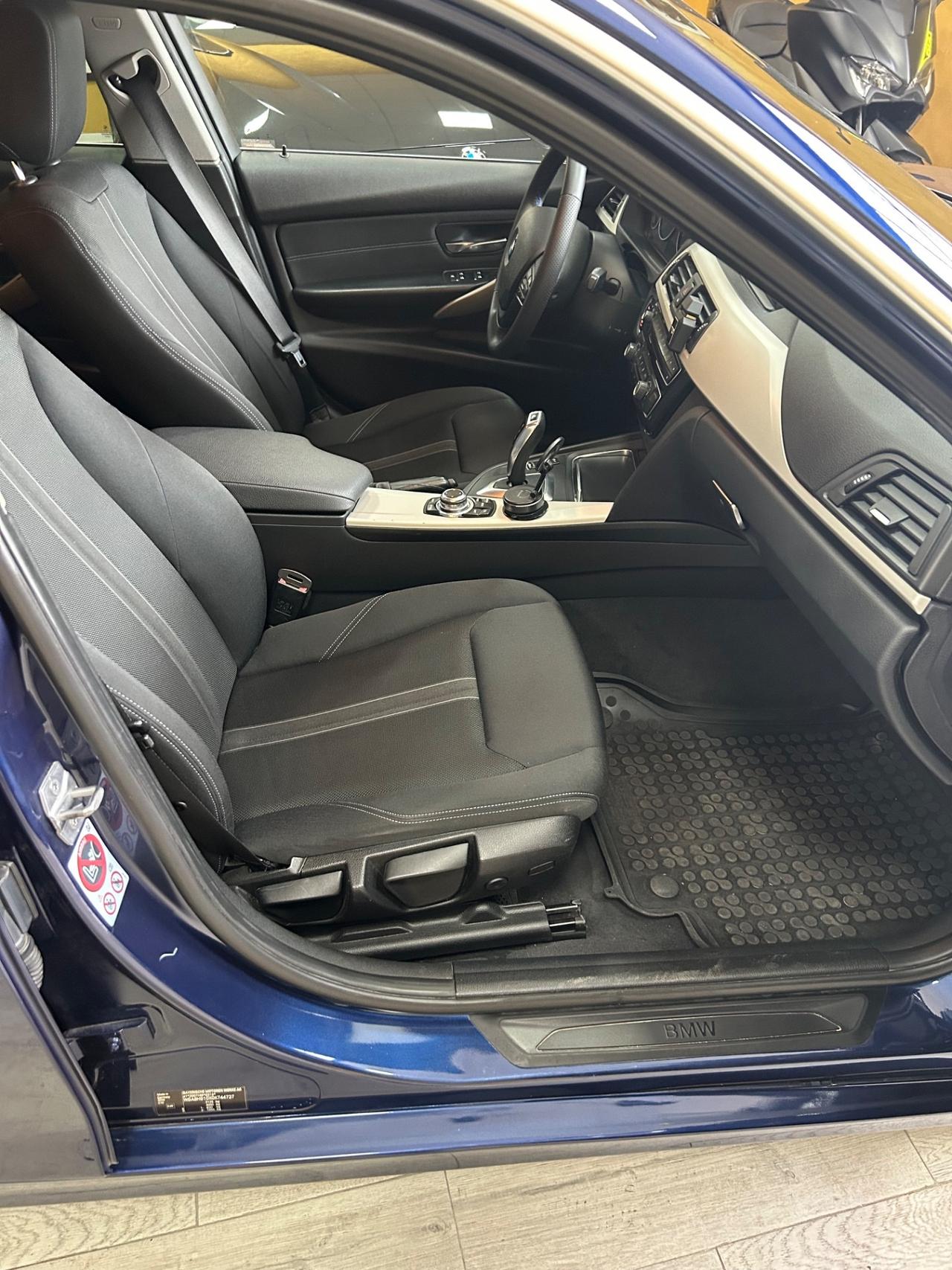 BMW 320d 190 cv “AUT/NAVI/FULL LED/18”-2016