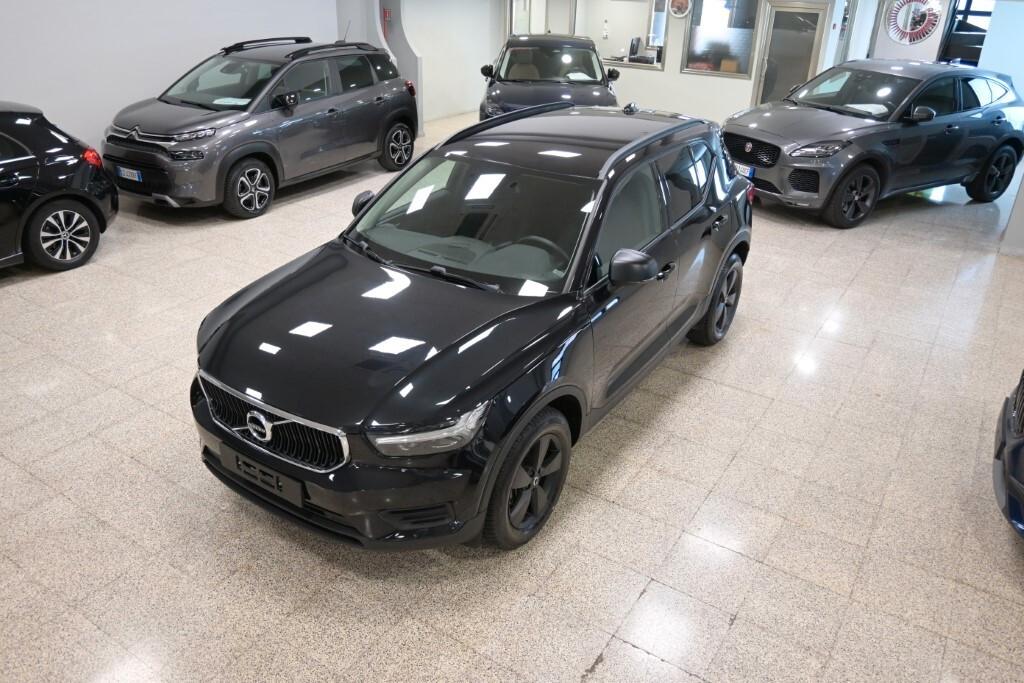 Volvo XC40 T2 Momentum Core