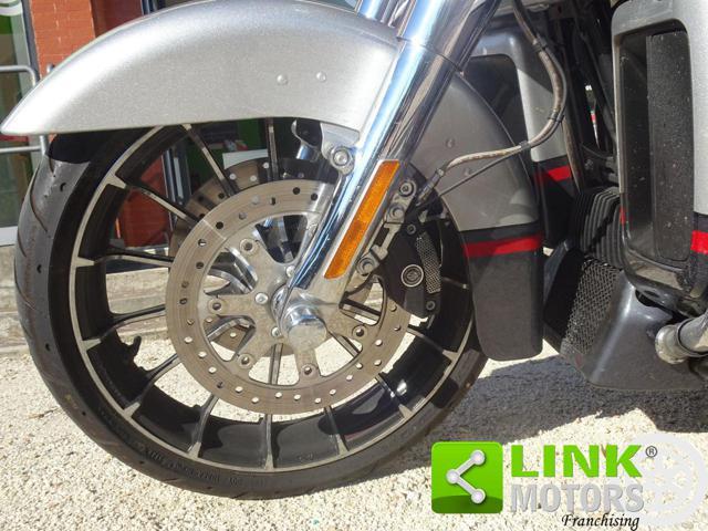 HARLEY-DAVIDSON FLHX Street Glide CVO