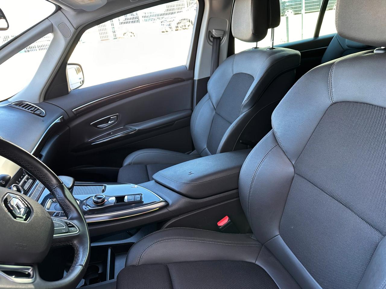 Renault Espace dCi 160CV EDC Energy Initiale Paris 4Control