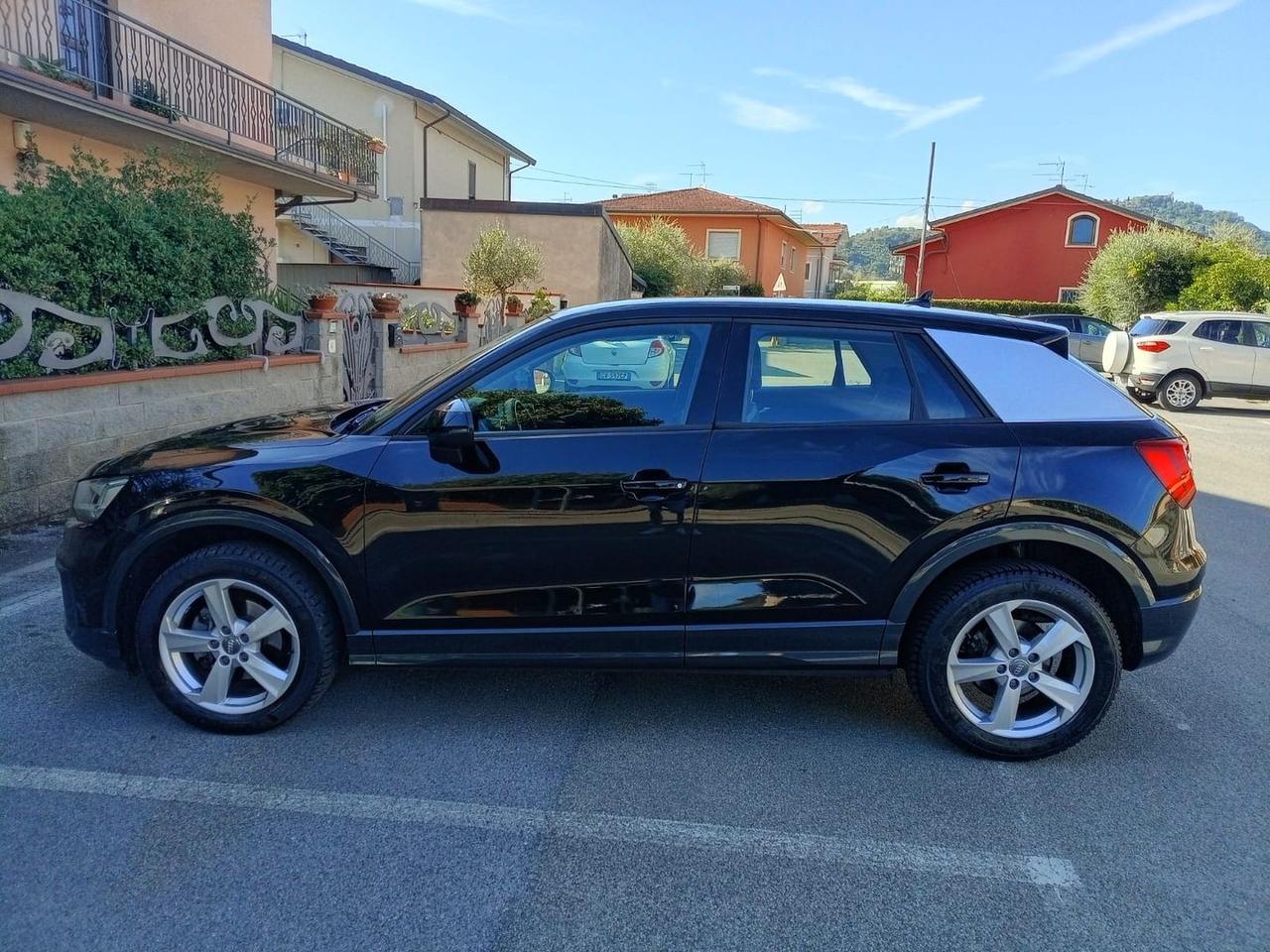 Audi Q2 Identity Black 1.6 30 TDI #6697
