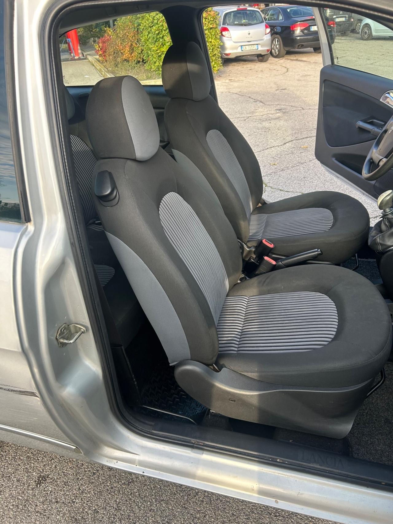 Lancia Ypsilon 1.2 Argento