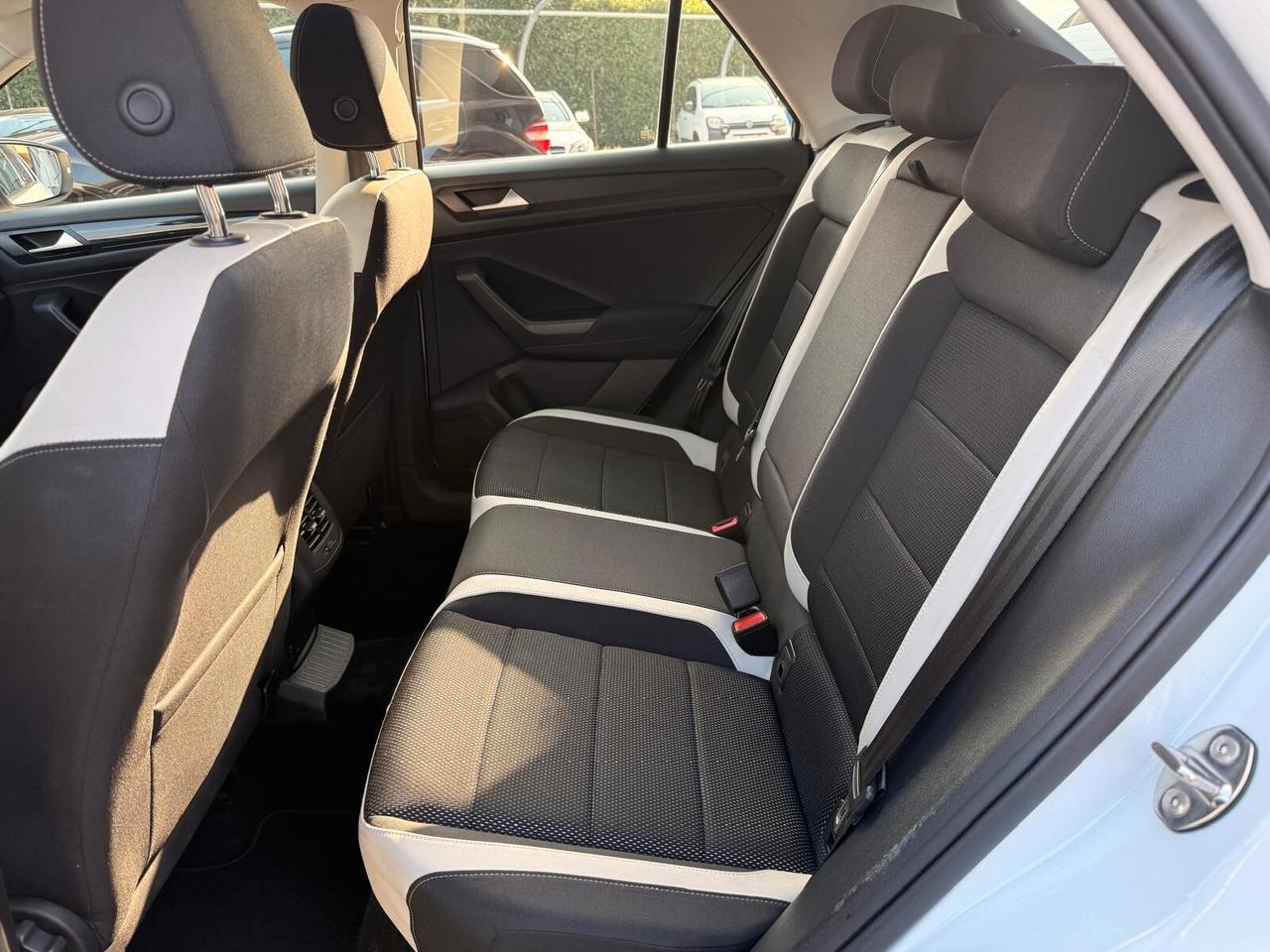 Volkswagen T-Roc 2.0 TDI SCR 150 CV DSG TETTO R LINE