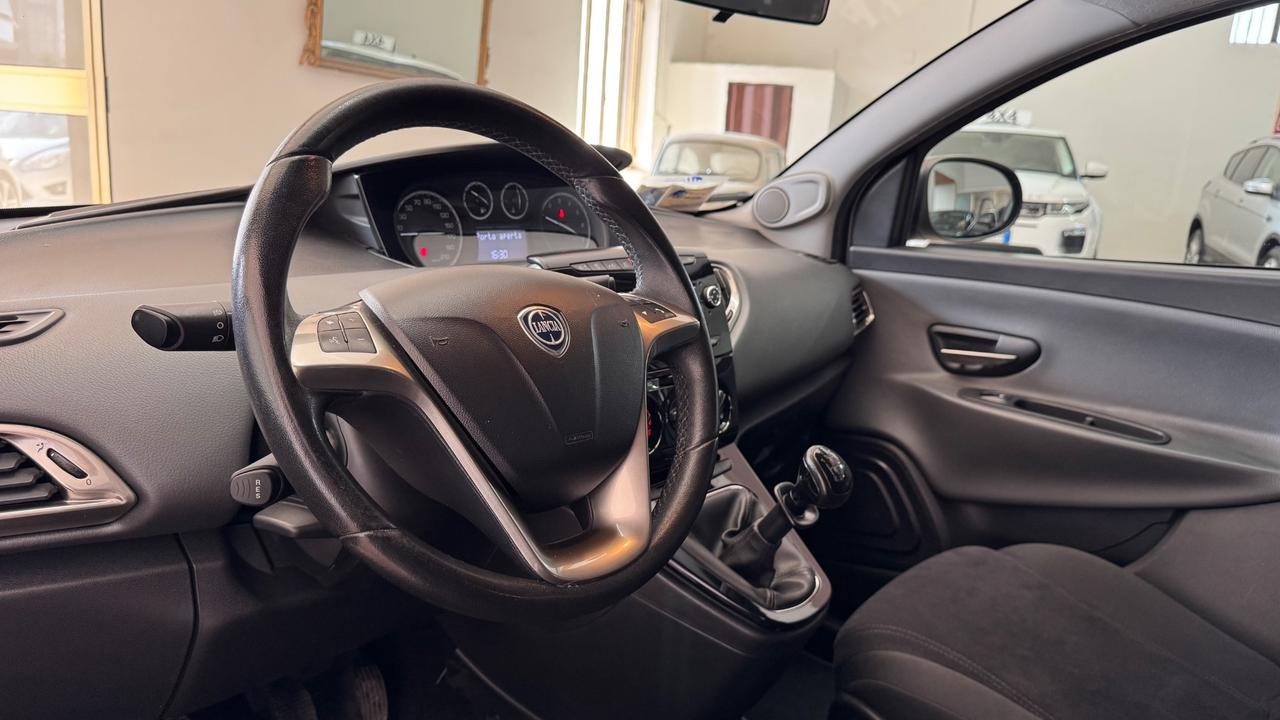 Lancia Ypsilon 1.2 69 CV 5 porte Silver-88.000 KM