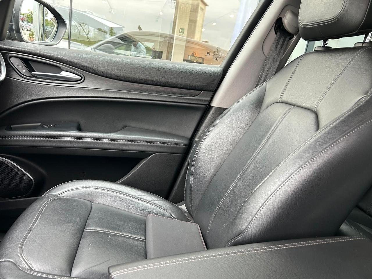 Alfa Romeo Stelvio BUSINESS 2.2 Turbodiesel AT8 Q4 EXECUTIVE
