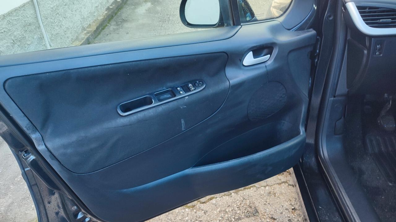 Peugeot 207 1.4 HDi 70CV 5p. Energie Sport