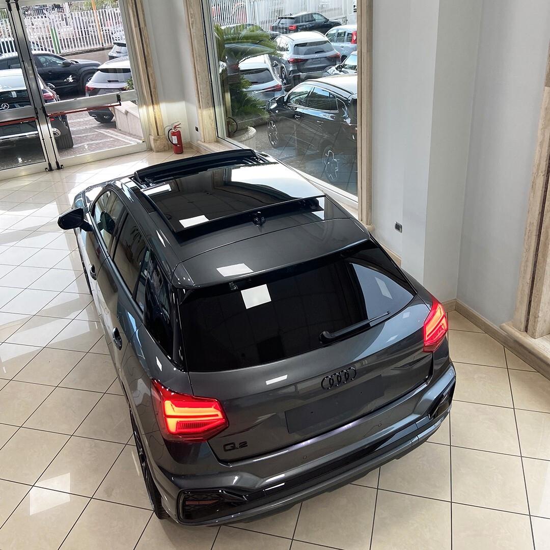 Audi Q2 35 TDI S tronic Identity Black tetto apribile