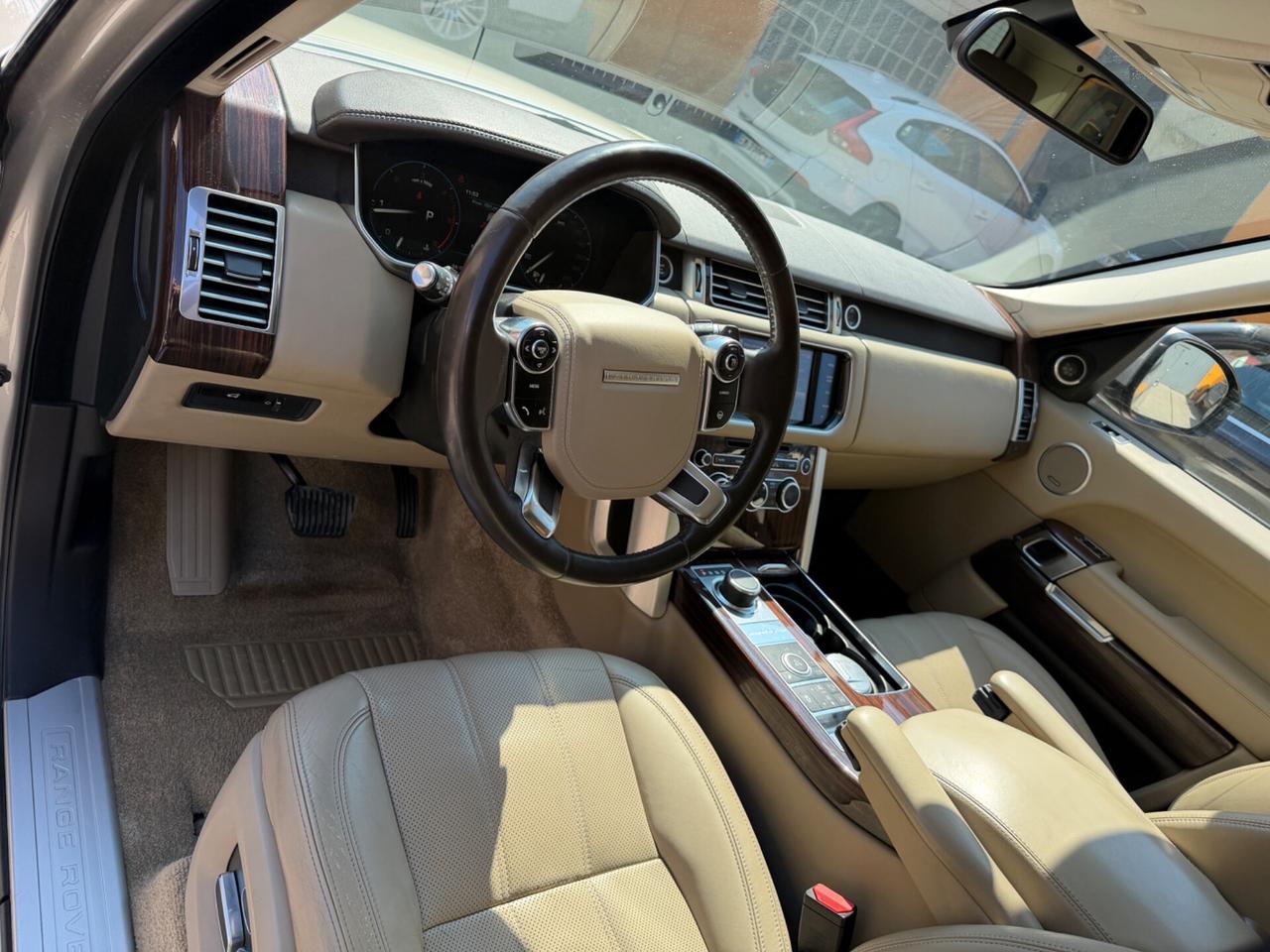 Land Rover Range Vogue 3.0 TDV6 AUTOBIOGRAPHI