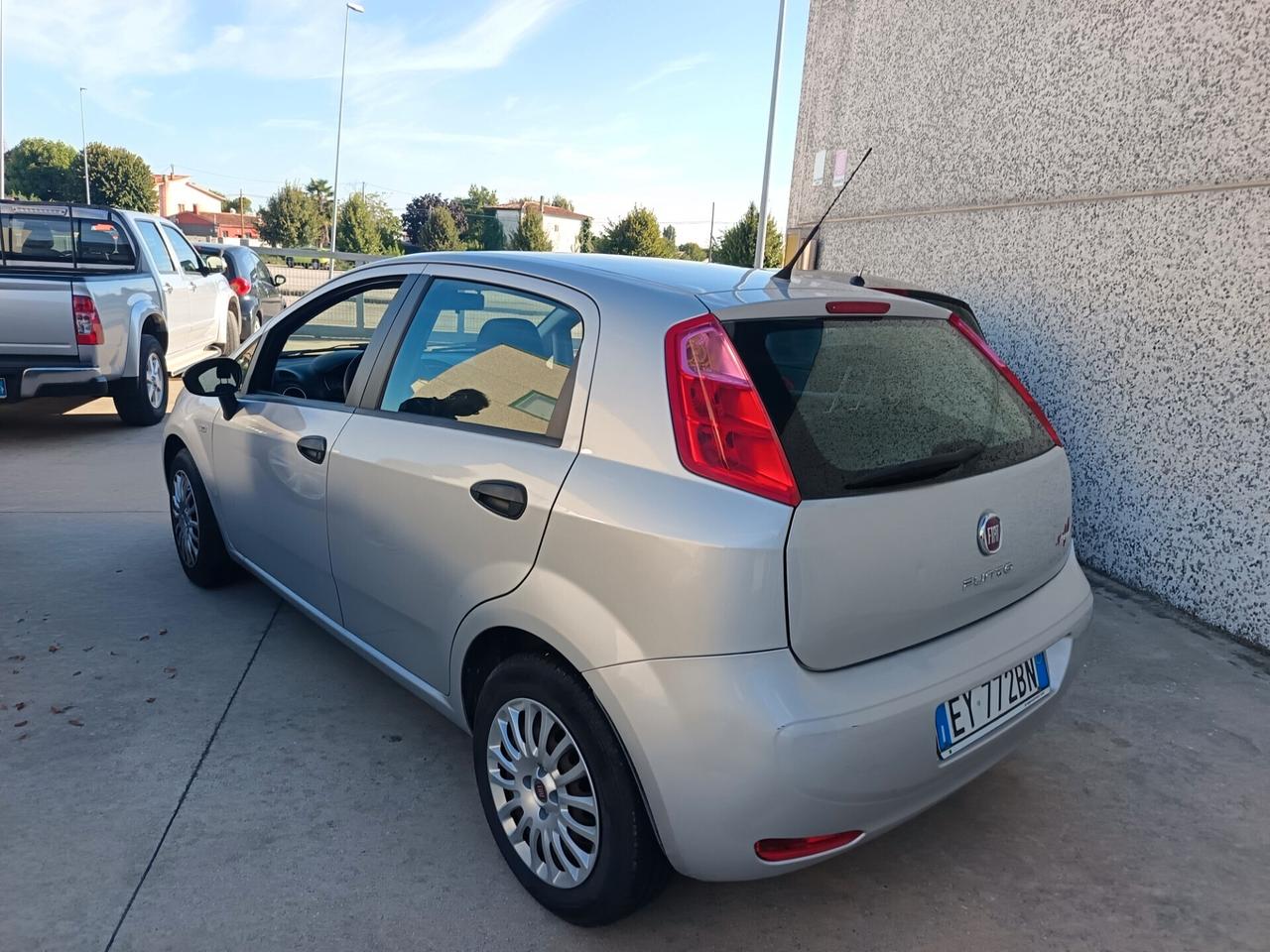 Fiat Punto 1.3 MJT II 75 CV 2015 ok neo patente