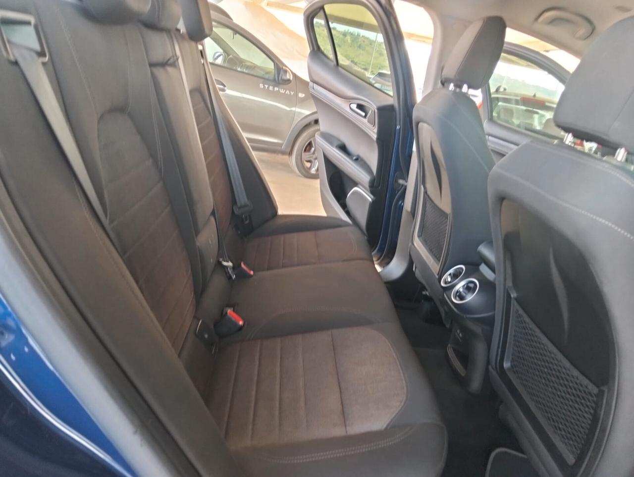 Alfa Romeo Stelvio 2.2 Turbodiesel 180 CV AT8 RWD Executive