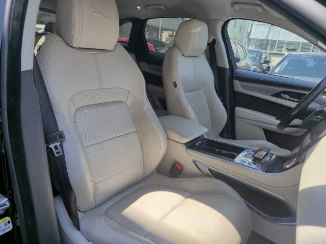 JAGUAR F-Pace 2.0 D 204 CV AWD aut. R-Dynamic SE