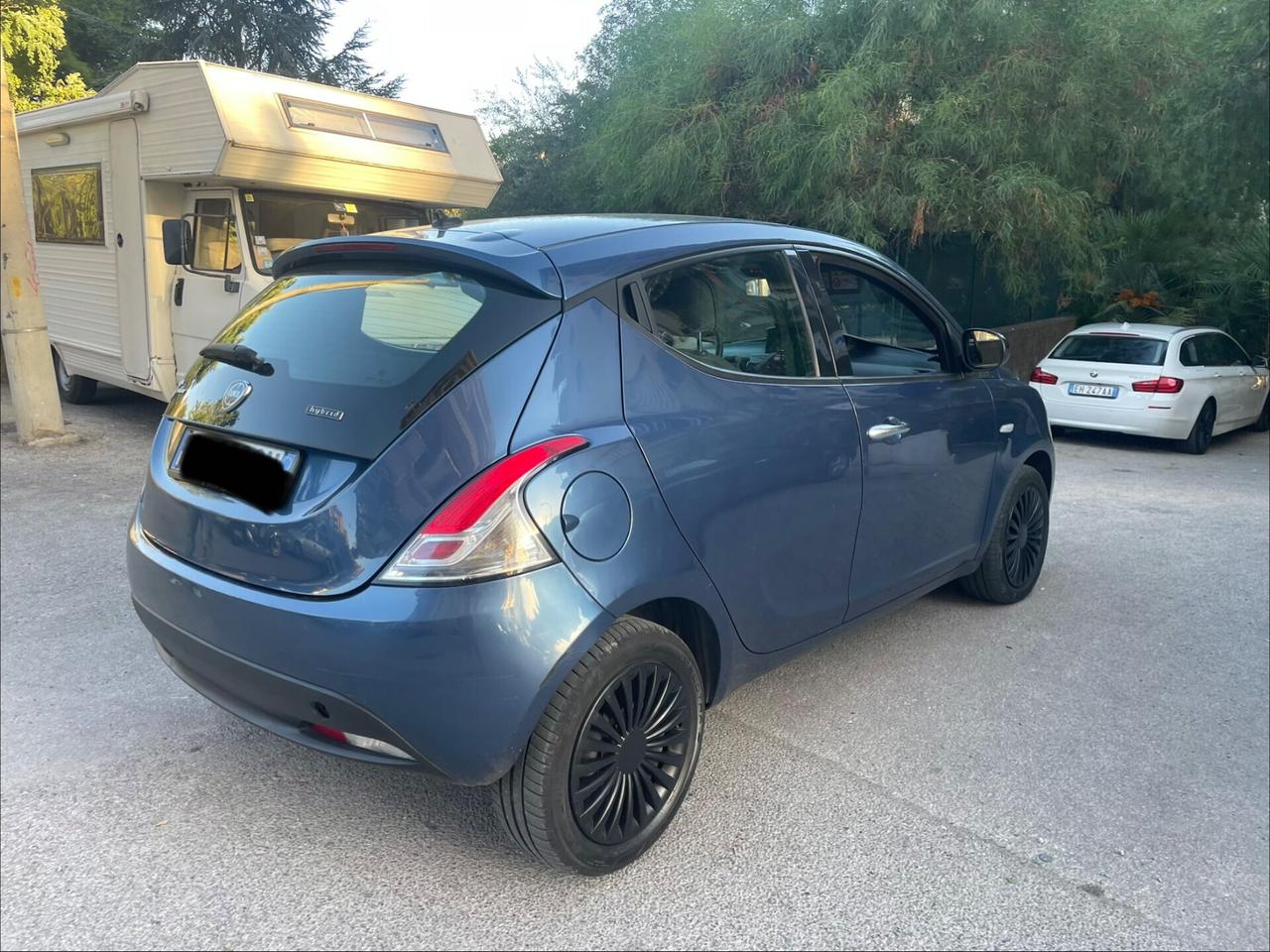Lancia Ypsilon 1.0 FireFly 5 porte S&S Hybrid Ecochic Gold