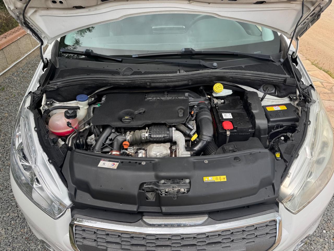 Peugeot 208 1.6 e-HDi 92 CV Stop&Start 5 porte Allure