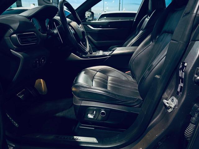 MASERATI Levante V6 Diesel 275 CV AWD Gransport Black Tetto,