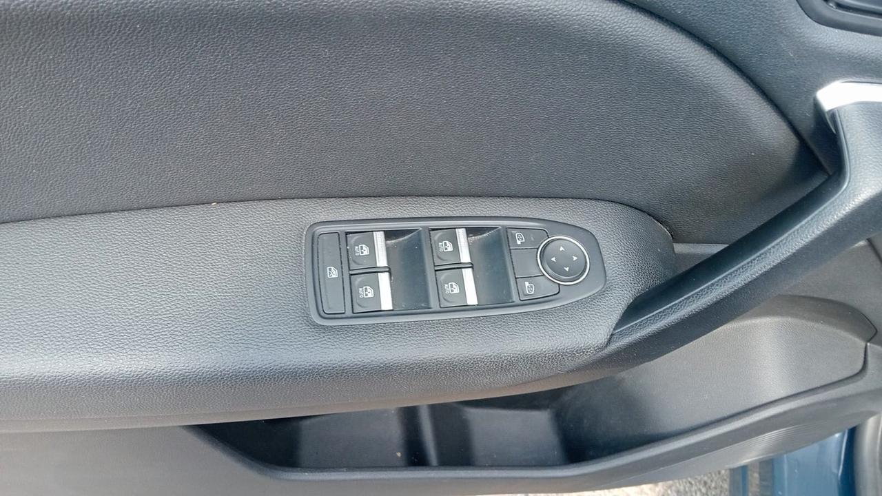 Renault Captur TCe 100 CV GPL FAP Intens