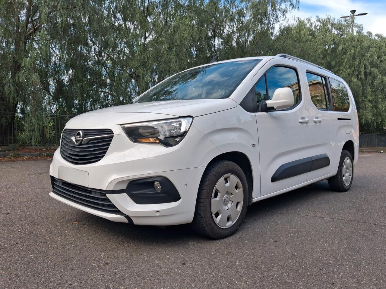 Opel Combo Life Pianale ribassato con rampa disabili in carrozzina