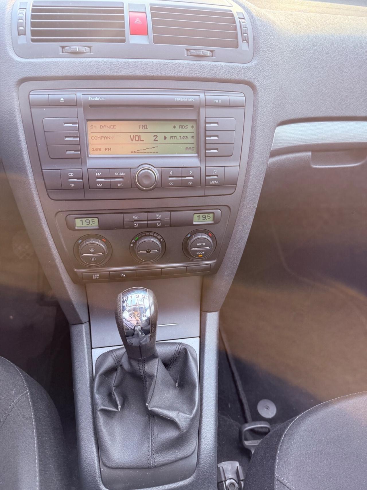 Skoda Octavia 2.0TDI- UNICO PROPRIETARIOOOO!!
