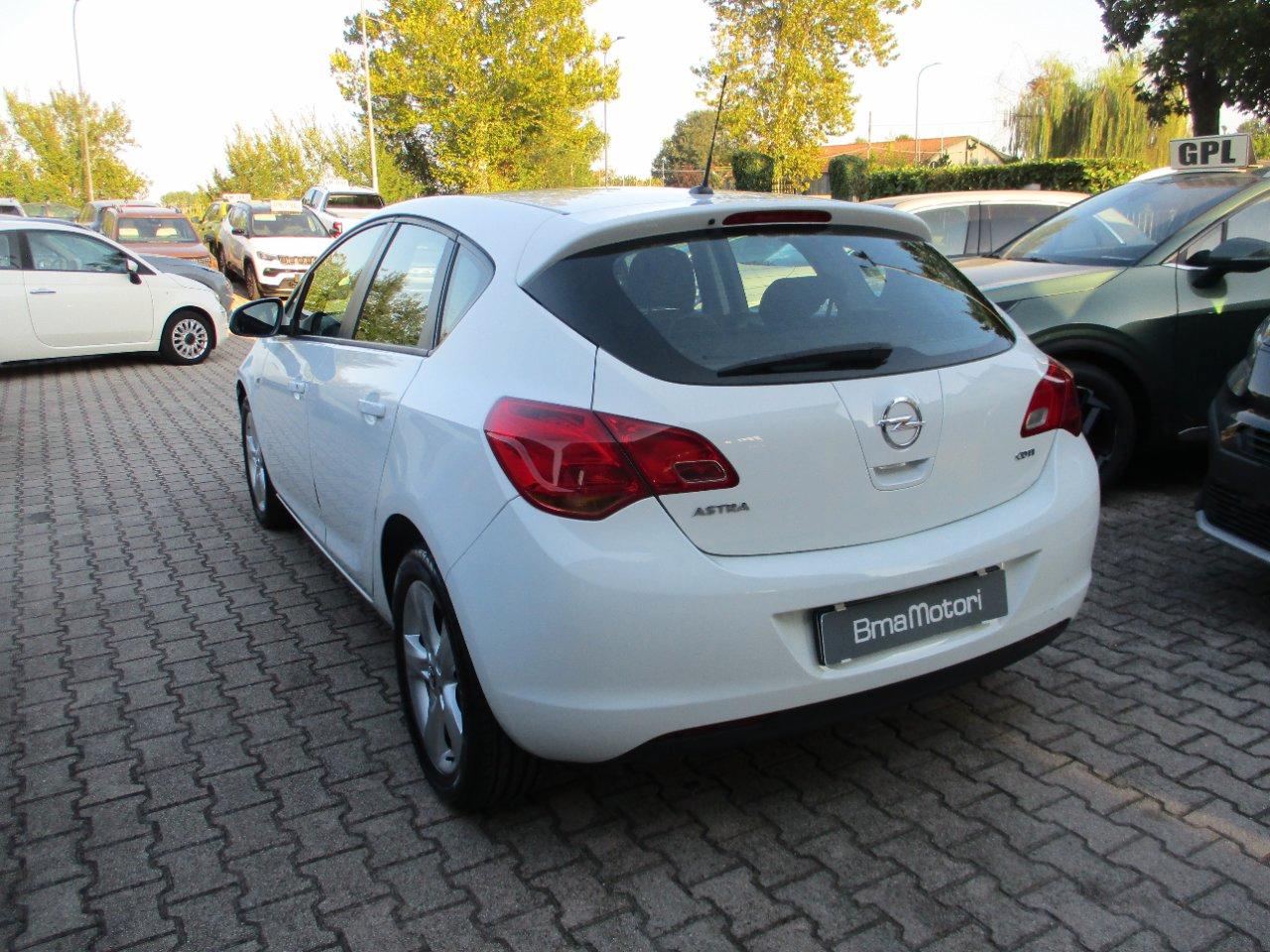 Opel Astra 5 Porte Astra 5p 1.7 cdti Elective 110cv OK NEOPAT.