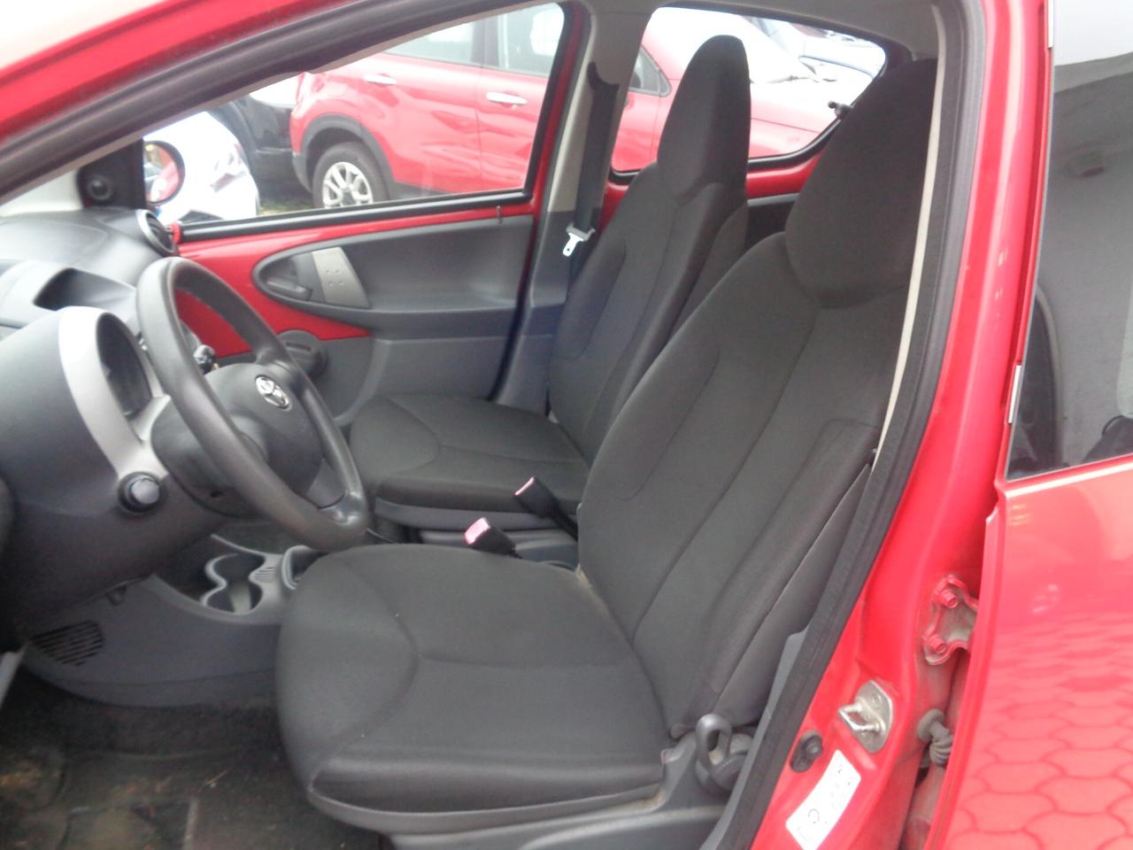 Toyota Aygo 1.0 12V VVT-i 5 porte Sol