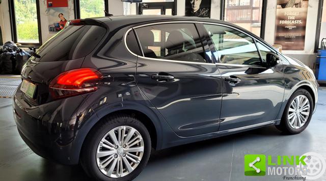 PEUGEOT 208 allure