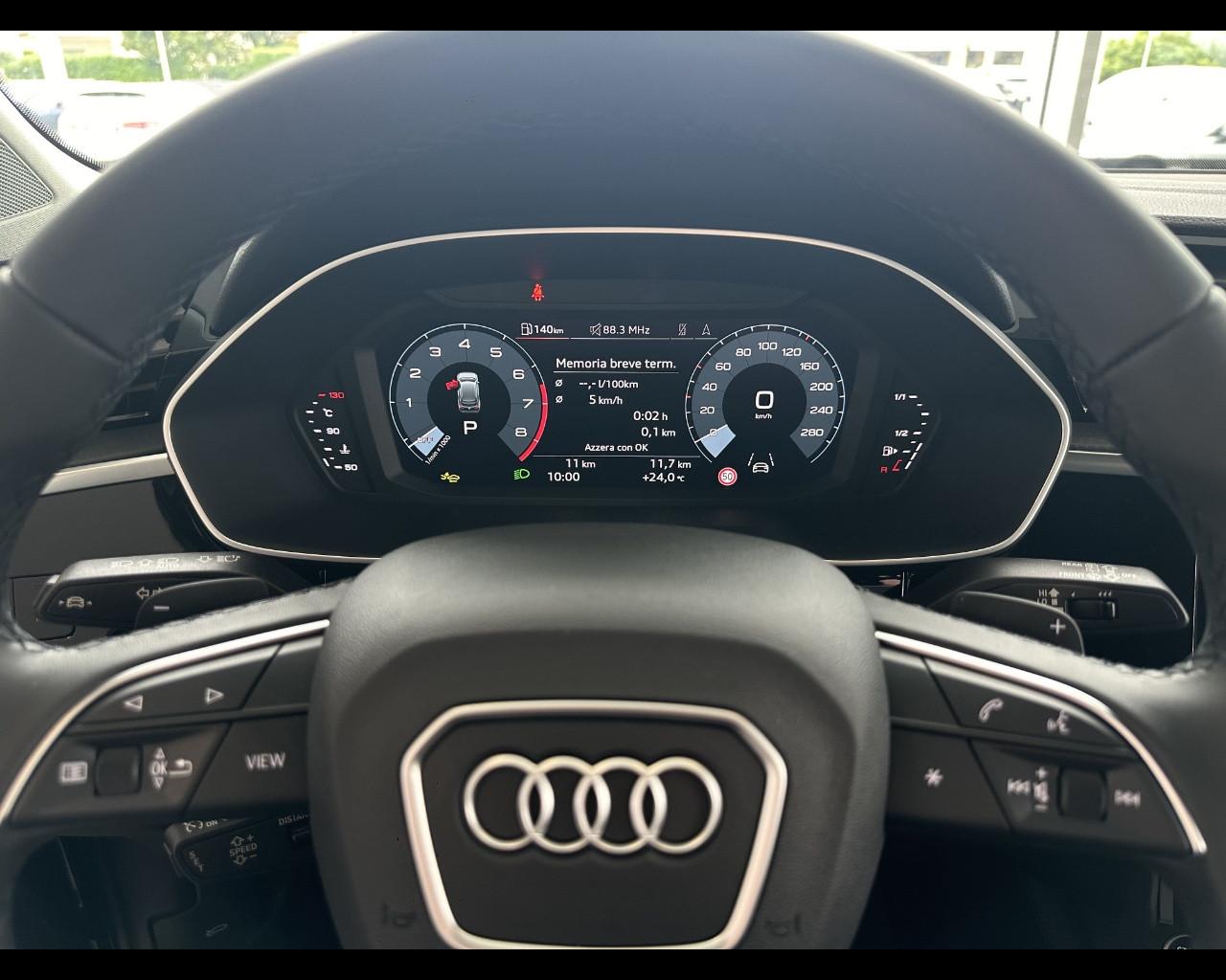 AUDI Q3 35 TFSI S-TRONIC BUSINESS ADVANCED