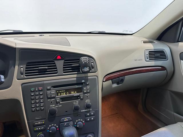 VOLVO V70 2.4i turbo 20V cat AWD T Optima