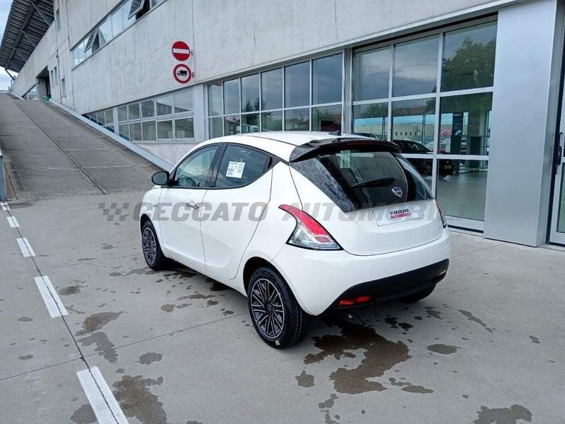 Lancia Ypsilon 1.0 firefly hybrid Oro s&s 70cv