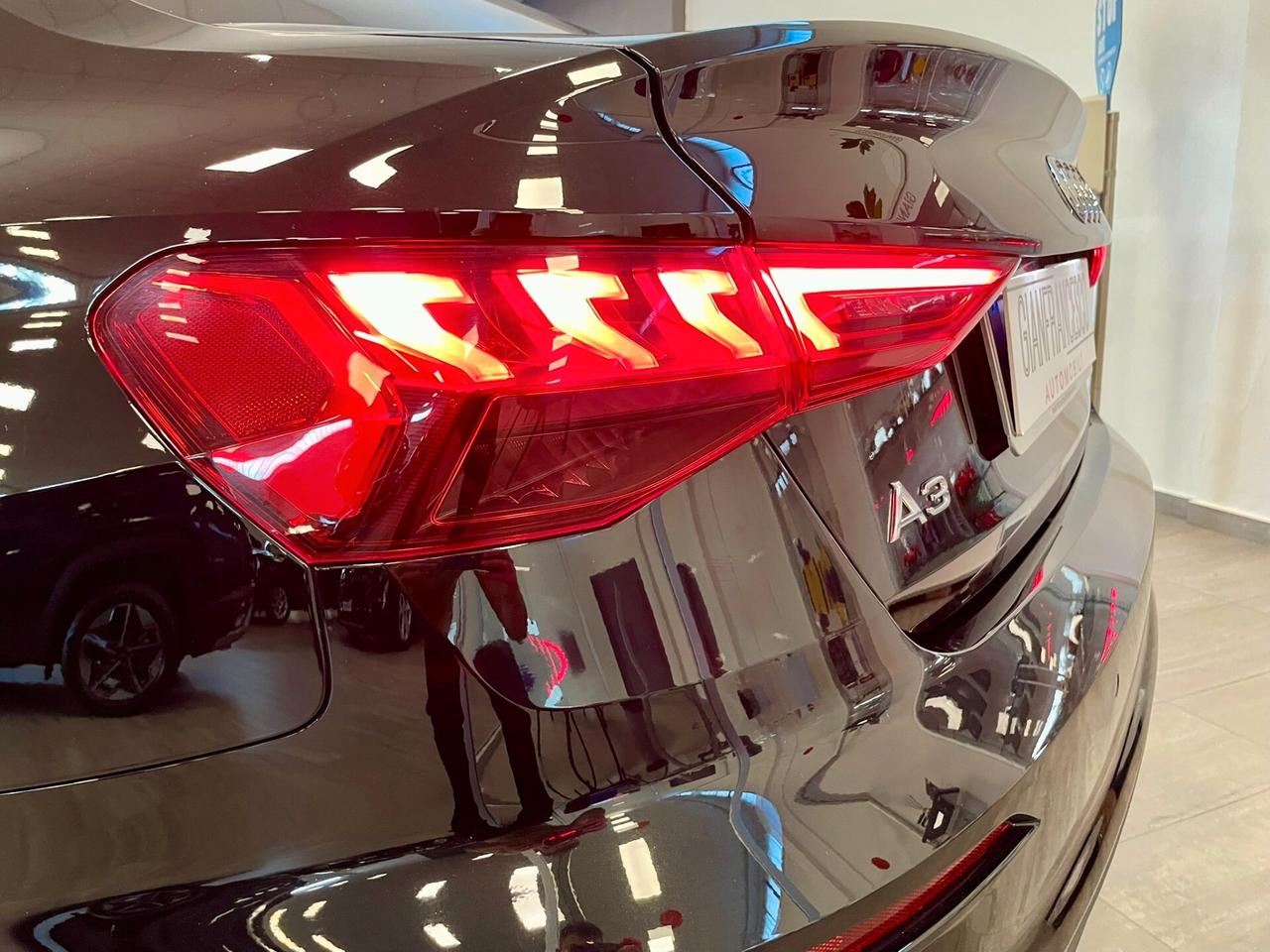 Audi A3 Sedan 2.0 TDI 150cv S tronic S line edition