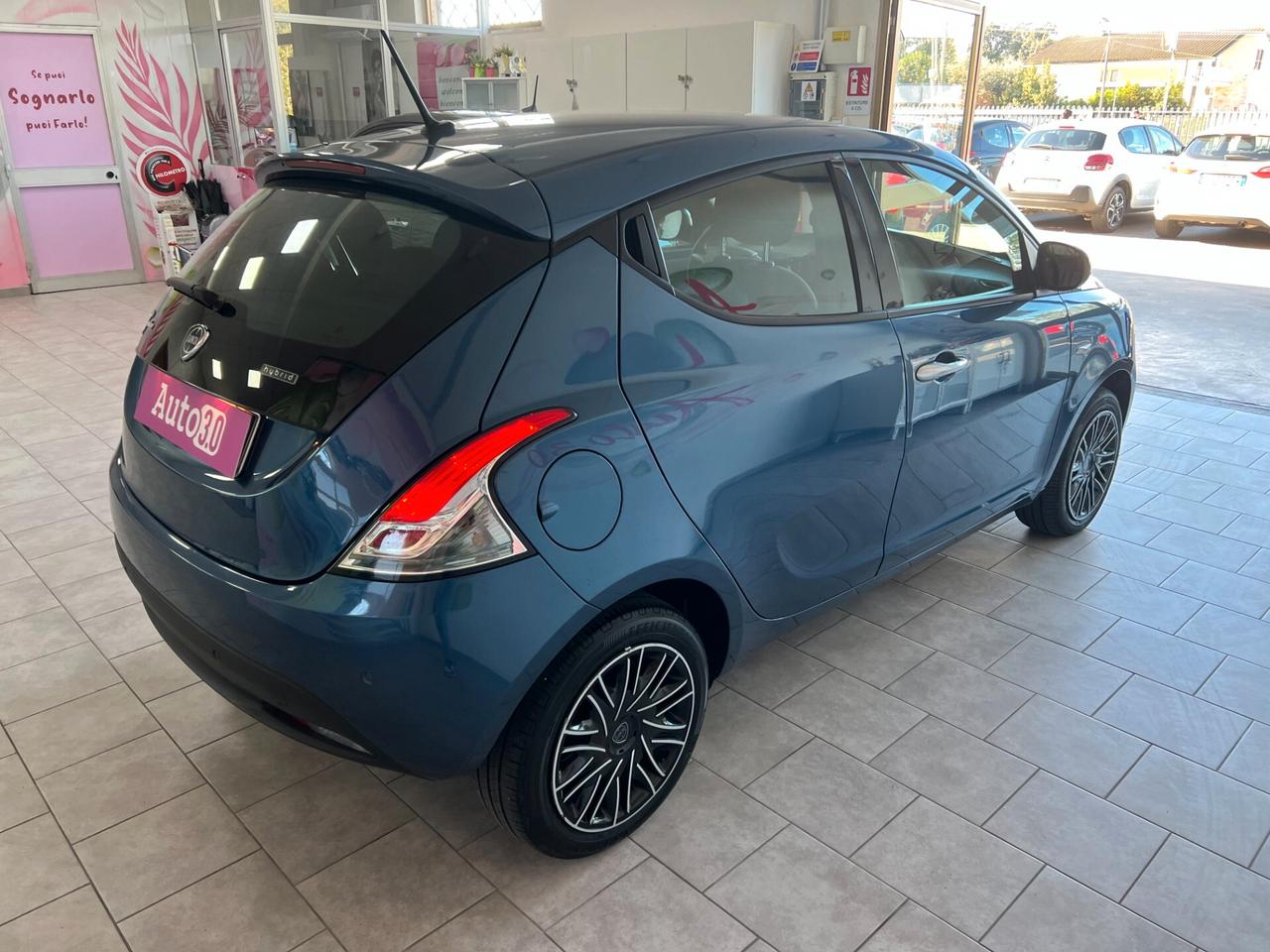 Lancia Ypsilon 1.0 FireFly 5 porte S&S Hybryd Gold