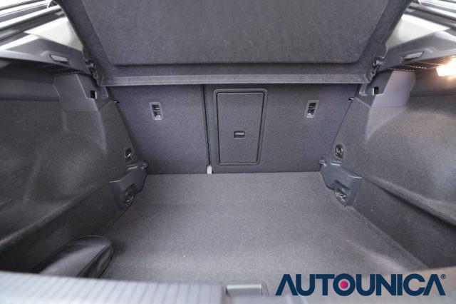 VOLKSWAGEN T-Roc 1.0 TSI STYLE FARI LED NEOPATENTATI