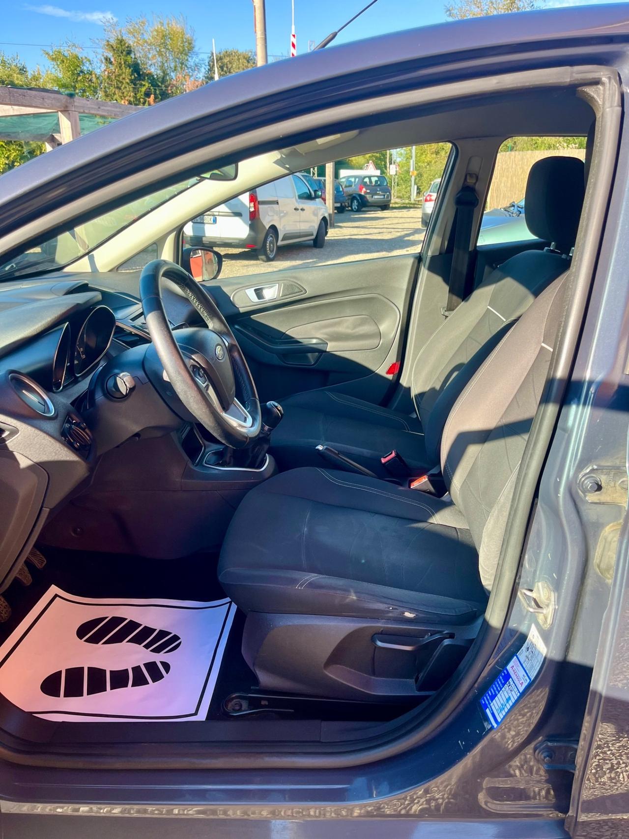 Ford Fiesta 1.4 5 porte Benzina e GPL