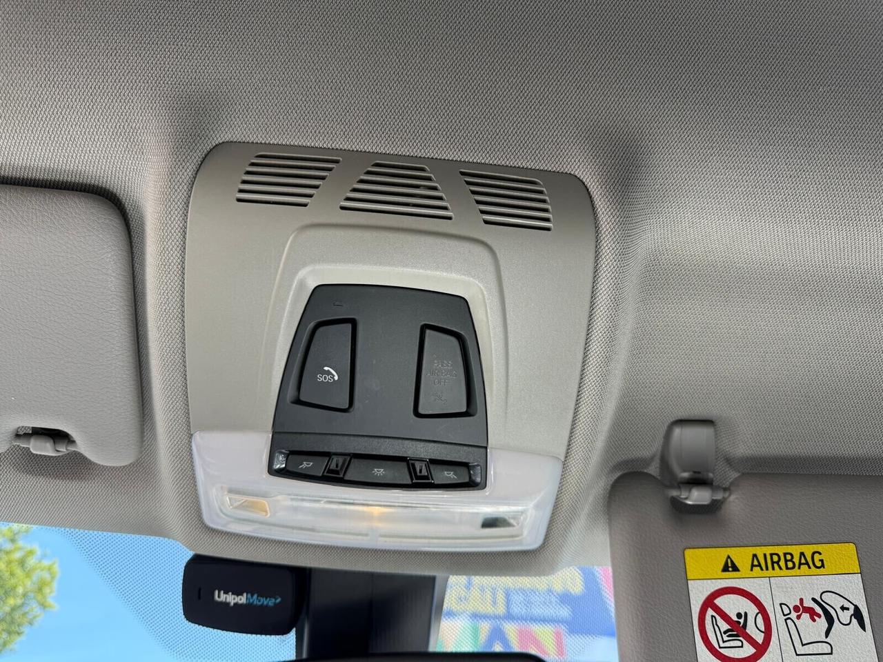 Bmw 318d Touring Business aut. Navi Professional Fari Xeno